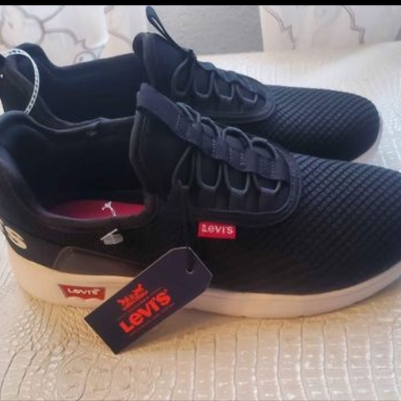 New Levis Womens Athletic Shoes Size 75 
